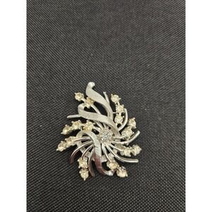 Vintage Silver Tone Rhinestone Sunburst Brooch Pin Textured Ribbon Starburst